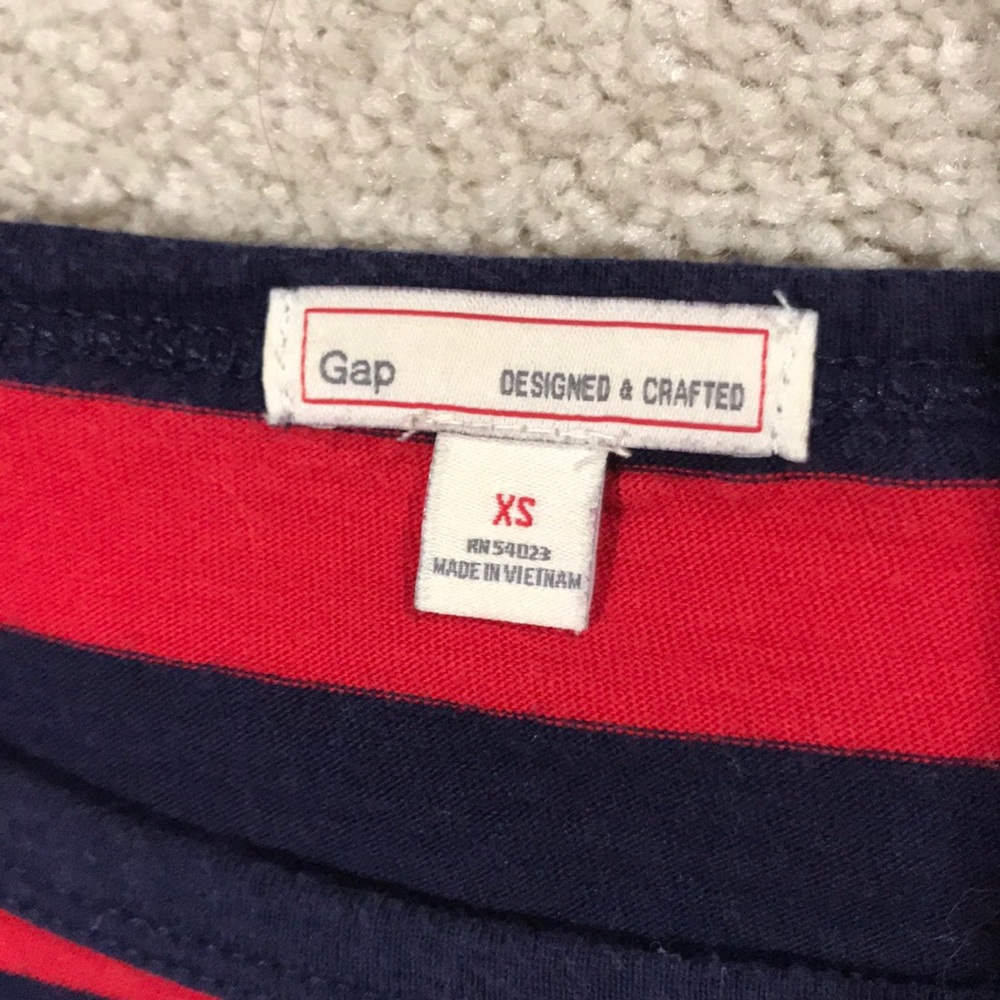 Gap navy and red three quarter length T-shirt - Picture 2 of 8
